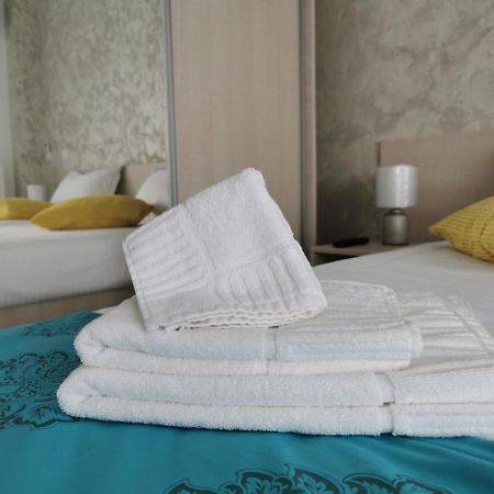 Otopeni Comfort Apartaments Eksteriør billede